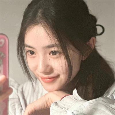 红唇相吻